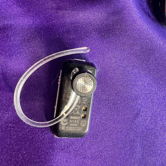 📌Motorola Bluetooth Headset and 2 Charging Docks - N 136 - Picture 11 of 12